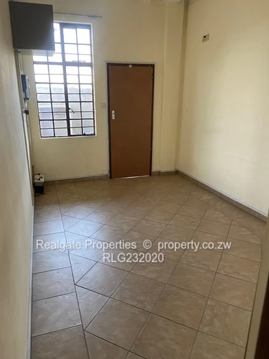 Warehouse To Let In Steeldale