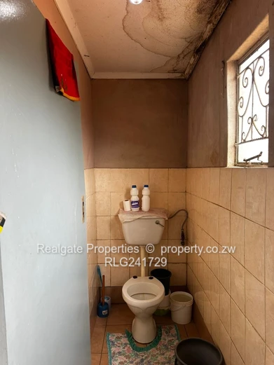 Mahatshula Stand For Sale (With Cottage And Slab)