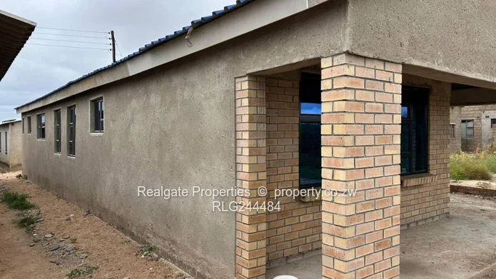 Three Bedroomed House In Cowdray Park