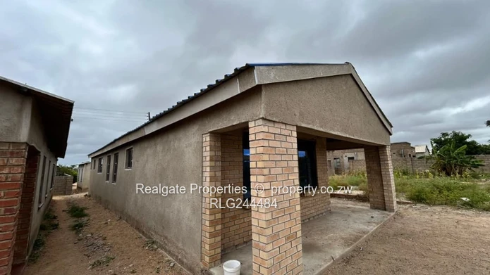 Three Bedroomed House In Cowdray Park