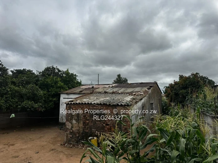 Old Pumula Four Roomed House