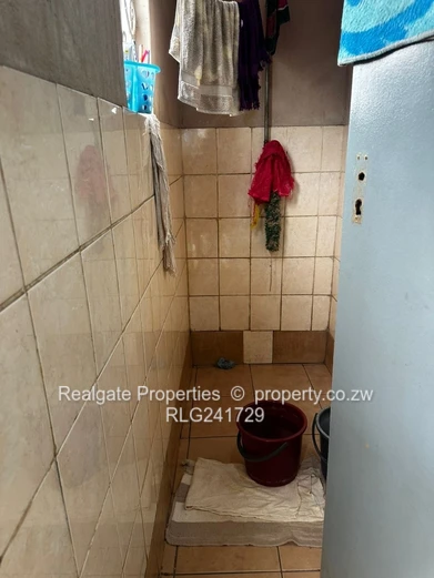 Mahatshula Stand For Sale (With Cottage And Slab)