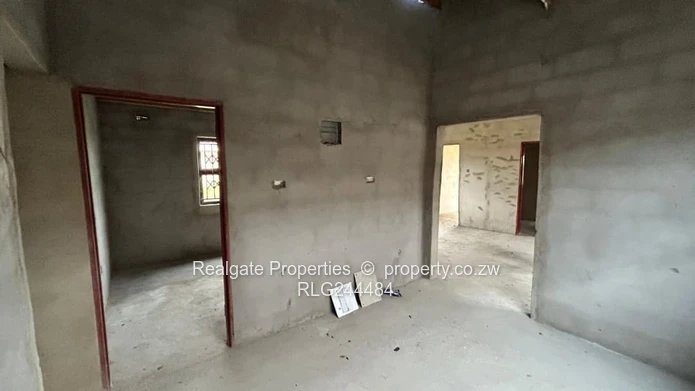 Three Bedroomed House In Cowdray Park