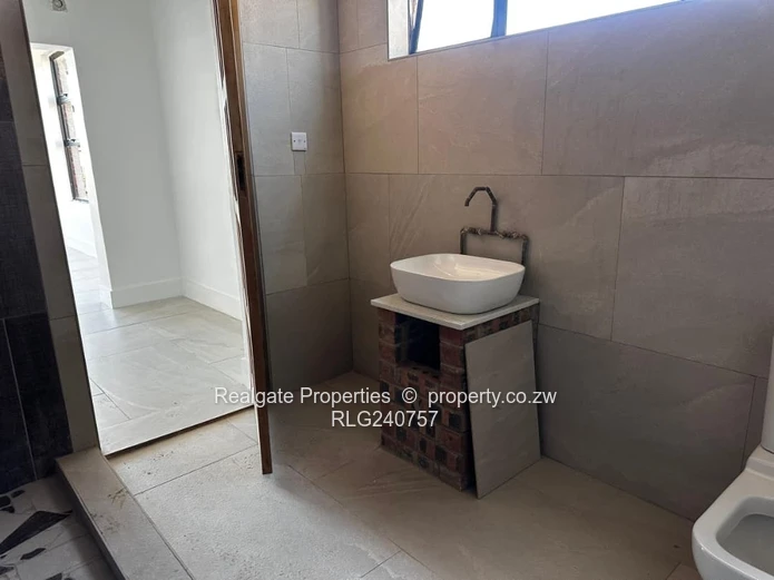 Three Bedroomed House Available In Hopelyn